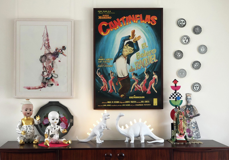 Get the hang of displaying art on your dining room wall